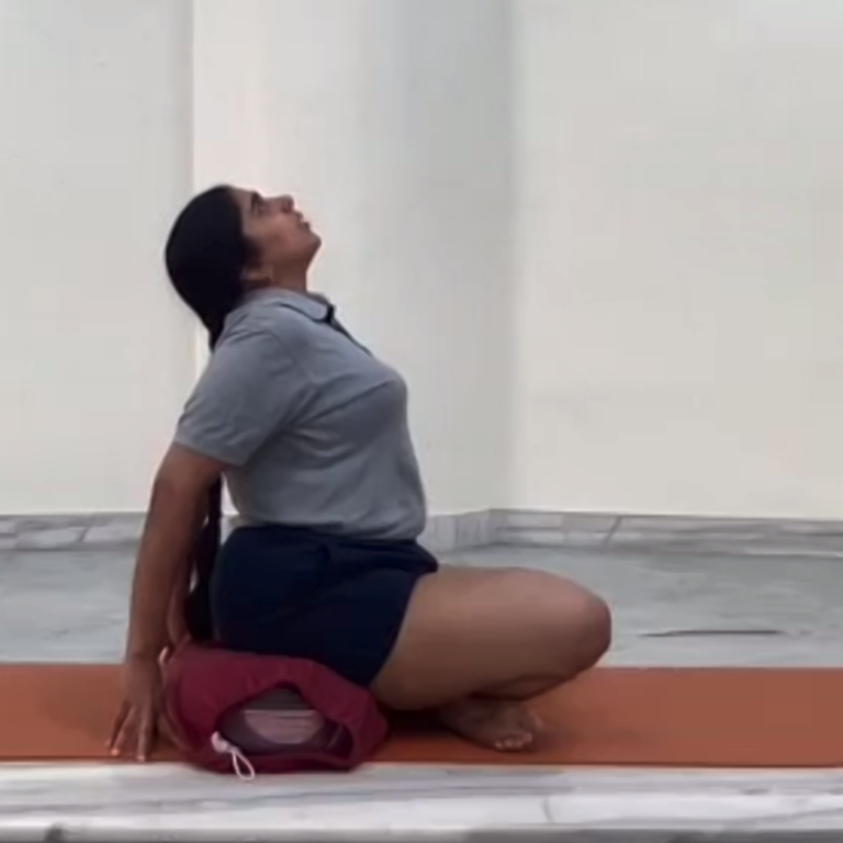 0b Abhi_svastikasana_concave*